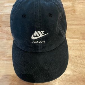 Nike black baseball hat